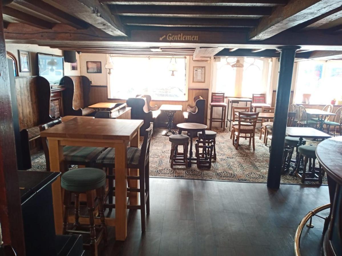 Отель The Royal Oak Уэймут Экстерьер фото