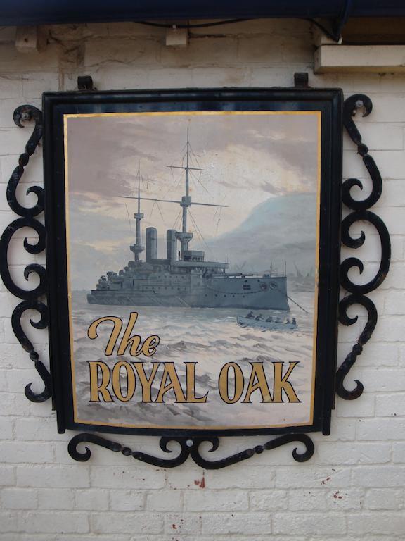 Отель The Royal Oak Уэймут Экстерьер фото